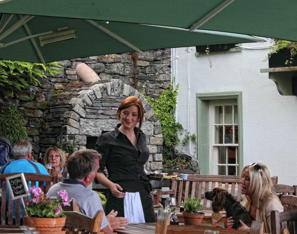 Hotel Mason'S Arms à Bowland Bridge Extérieur photo